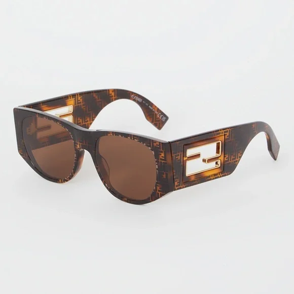 New 💯Authentic FENDI Baguette FE40109I 55E Sunglasses